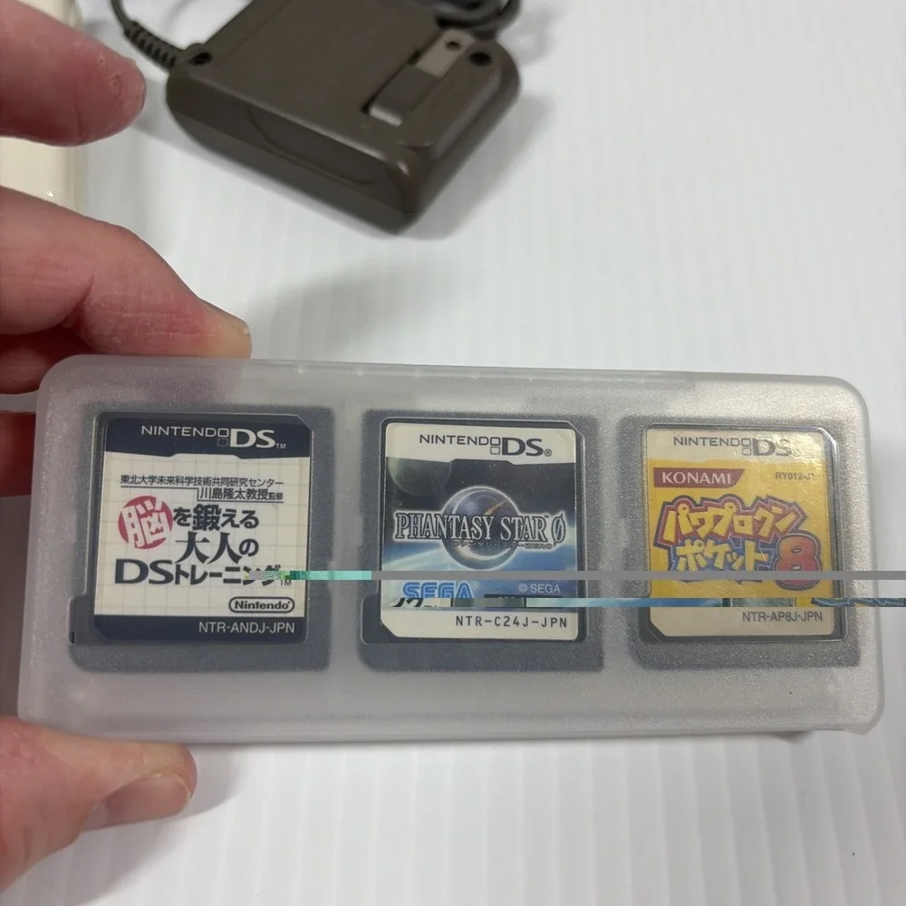 Nintendo DS Lite Handheld System - White USG-001 Charger Games Bundle Lot
